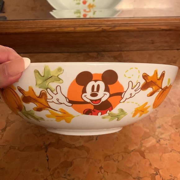 Disney Mickey & Minnie Mouse Large Serving Bowl Fall Pumpkin Thanksgiving NEW - Picture 3 of 5